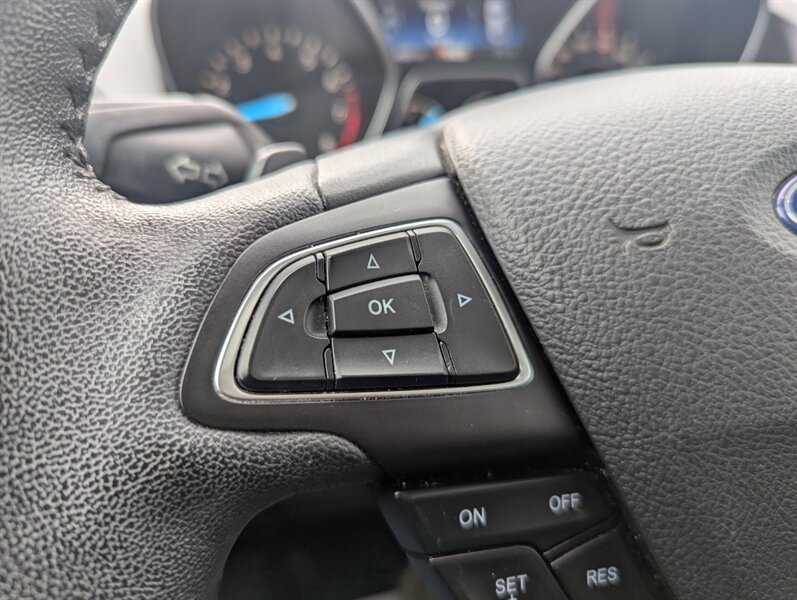 2017 Ford Escape Titanium   - Photo 17 - Calgary, AB T2B 2Y9