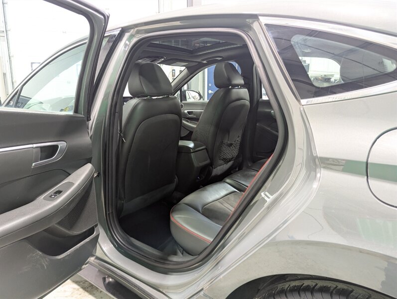 2021 Hyundai SONATA SEL Plus - Photo 29 - Calgary, AB T2B 2Y9