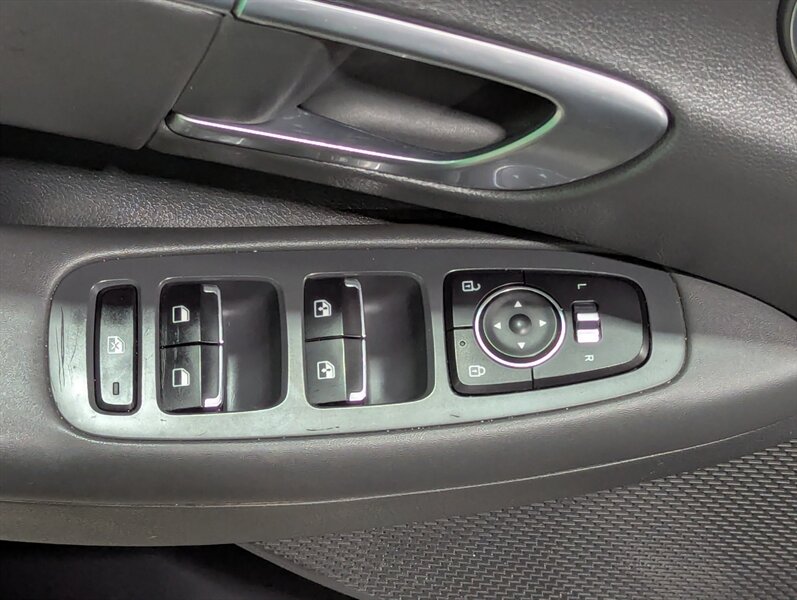 2021 Hyundai SONATA SEL Plus - Photo 9 - Calgary, AB T2B 2Y9