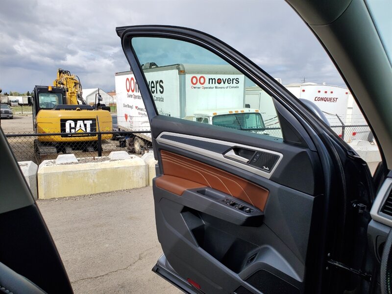 2021 Volkswagen Atlas V6 SEL Premium R-Line 4Motion - Photo 14 - Calgary, AB T2B 2Y9