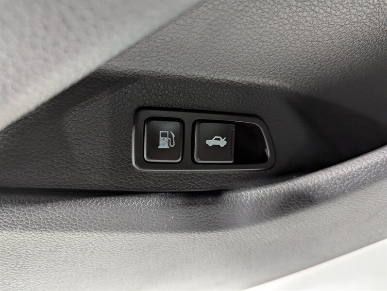 2013 Kia Optima EX Turbo - Photo 12 - Calgary, AB T2B 2Y9