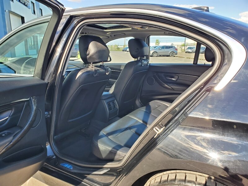 2013 BMW 328i xDrive - Photo 30 - Calgary, AB T2B 2Y9
