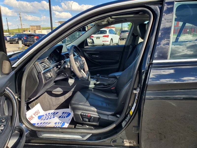 2013 BMW 328i xDrive - Photo 8 - Calgary, AB T2B 2Y9