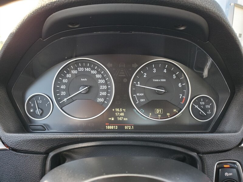 2013 BMW 328i xDrive - Photo 15 - Calgary, AB T2B 2Y9