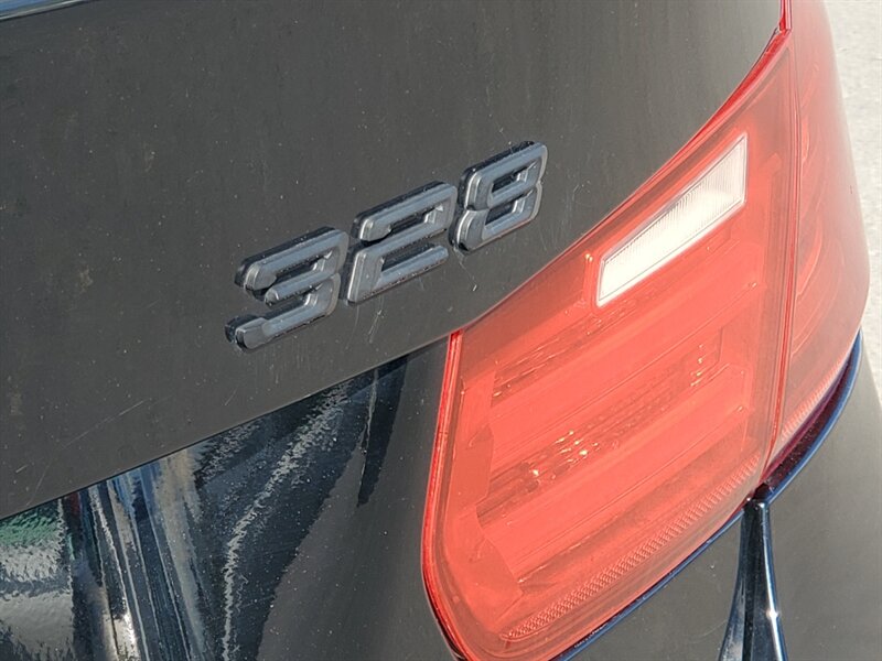 2013 BMW 328i xDrive - Photo 40 - Calgary, AB T2B 2Y9