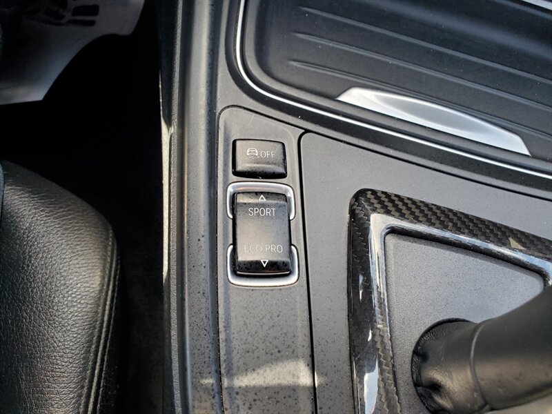 2013 BMW 328i xDrive - Photo 26 - Calgary, AB T2B 2Y9