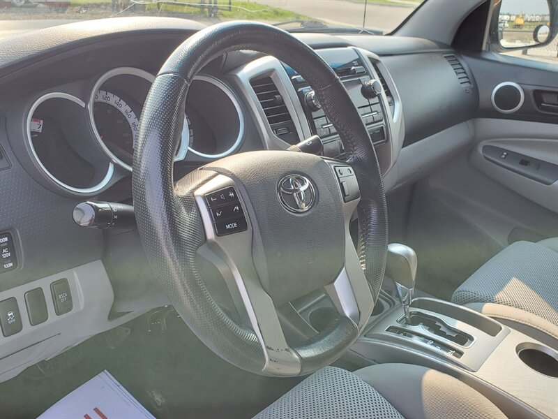 2012 Toyota Tacoma V6 - Photo 13 - Calgary, AB T2B 2Y9