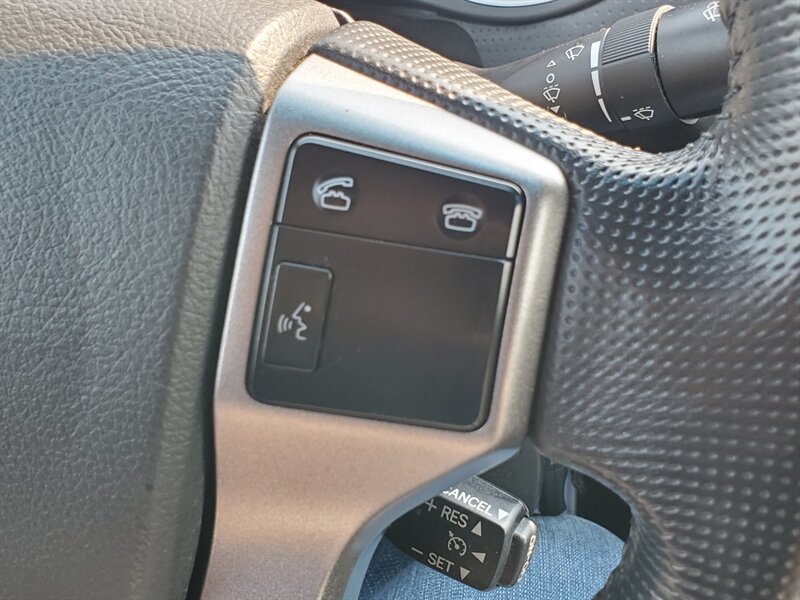 2012 Toyota Tacoma V6 - Photo 18 - Calgary, AB T2B 2Y9