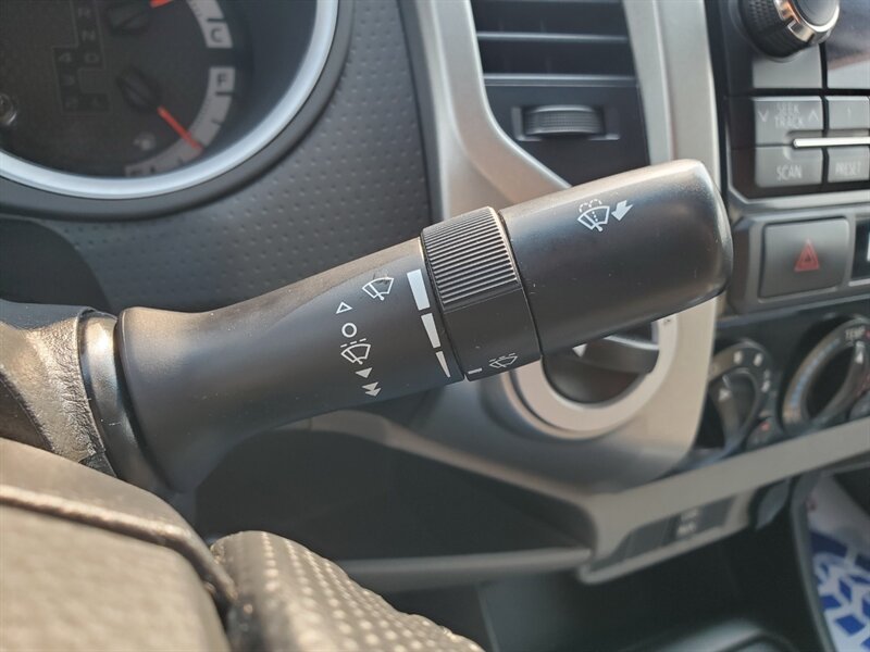 2012 Toyota Tacoma V6 - Photo 20 - Calgary, AB T2B 2Y9