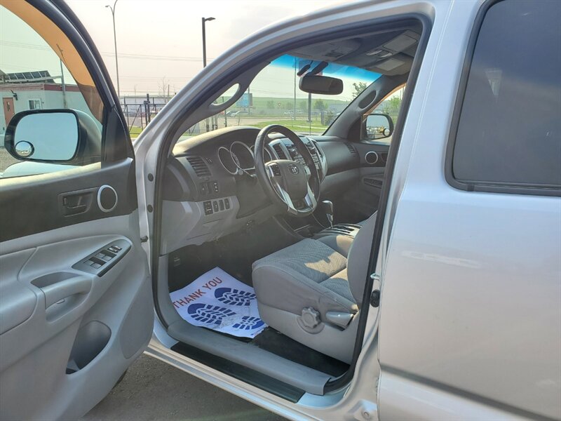 2012 Toyota Tacoma V6 - Photo 7 - Calgary, AB T2B 2Y9