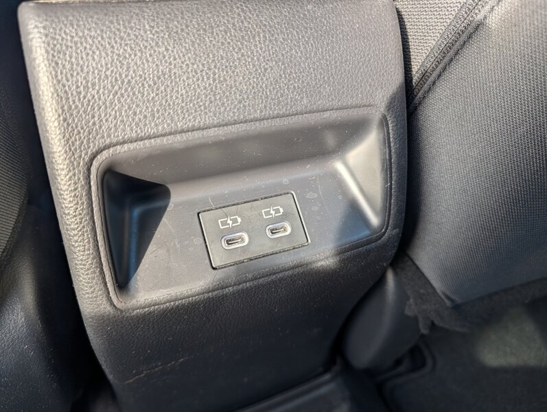 2024 Toyota Corolla LE - Photo 16 - Calgary, AB T2B 2Y9