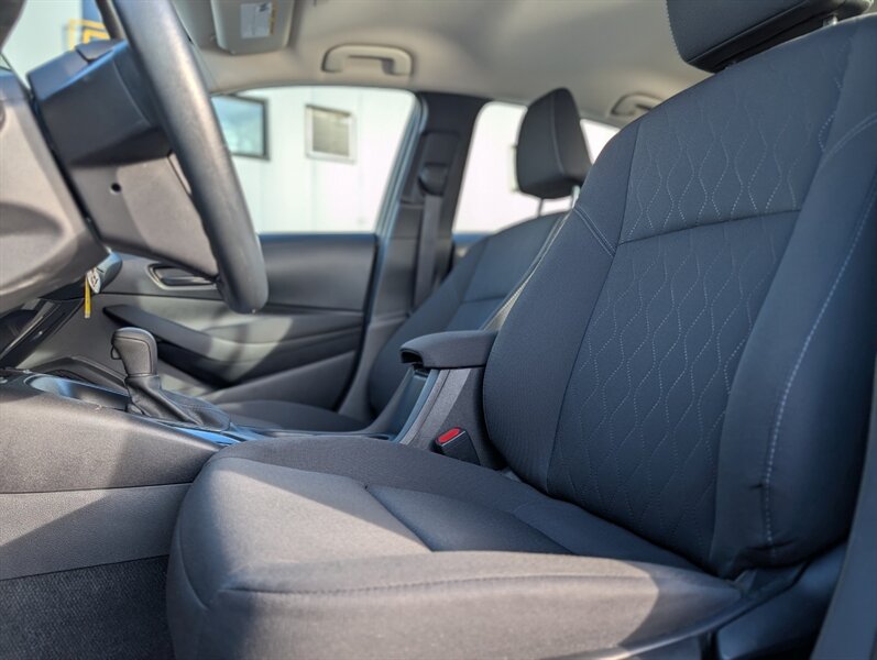 2024 Toyota Corolla LE - Photo 9 - Calgary, AB T2B 2Y9