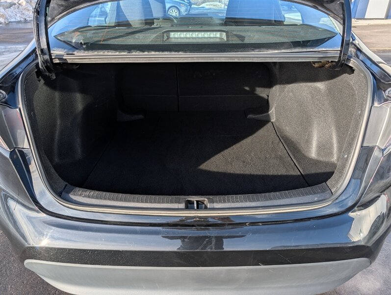 2024 Toyota Corolla LE - Photo 34 - Calgary, AB T2B 2Y9