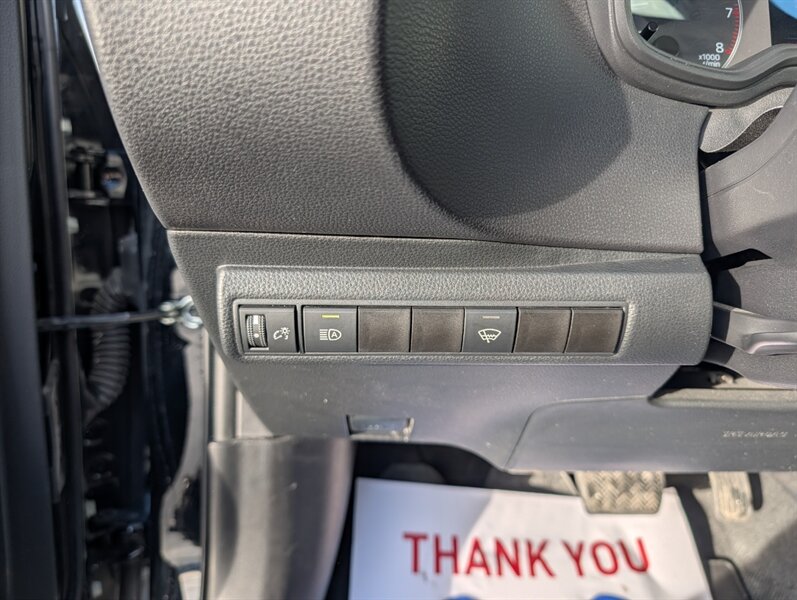 2024 Toyota Corolla LE - Photo 18 - Calgary, AB T2B 2Y9