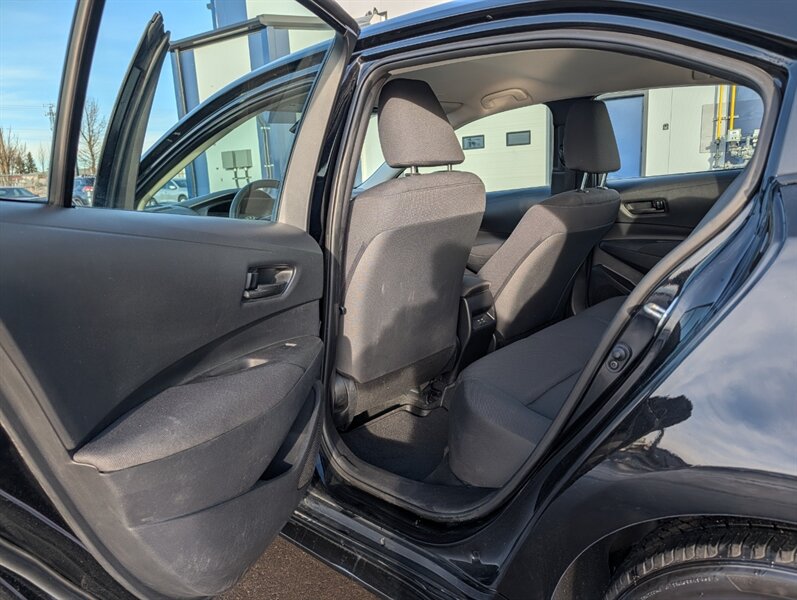 2024 Toyota Corolla LE - Photo 11 - Calgary, AB T2B 2Y9