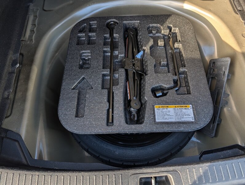 2024 Toyota Corolla LE - Photo 35 - Calgary, AB T2B 2Y9