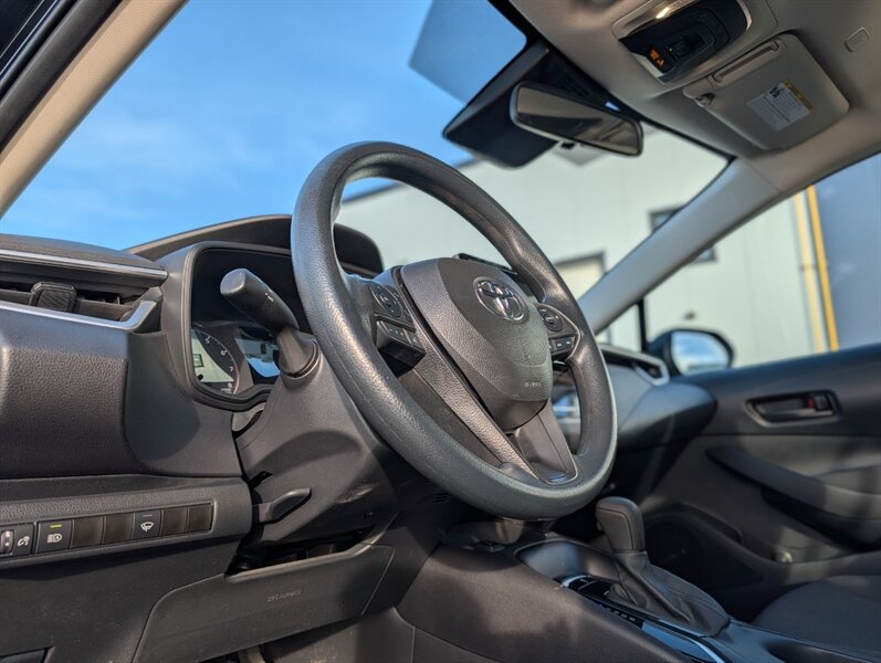 2024 Toyota Corolla LE - Photo 8 - Calgary, AB T2B 2Y9