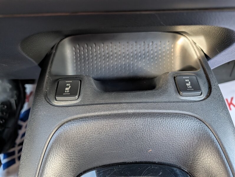 2024 Toyota Corolla LE - Photo 27 - Calgary, AB T2B 2Y9