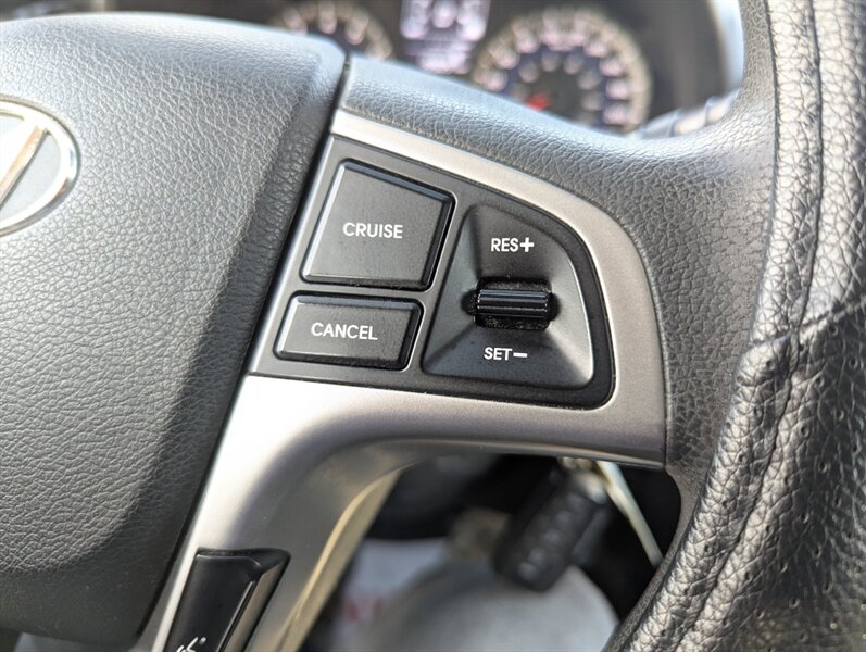 2017 Hyundai ACCENT GL - Photo 17 - Calgary, AB T2B 2Y9