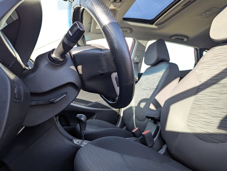 2017 Hyundai ACCENT GL - Photo 13 - Calgary, AB T2B 2Y9