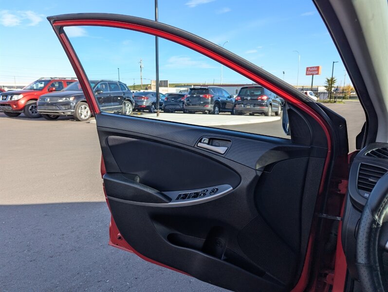 2017 Hyundai ACCENT GL - Photo 14 - Calgary, AB T2B 2Y9