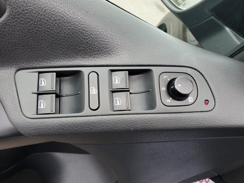 2011 Volkswagen Tiguan S 4Motion - Photo 10 - Calgary, AB T2B 2Y9