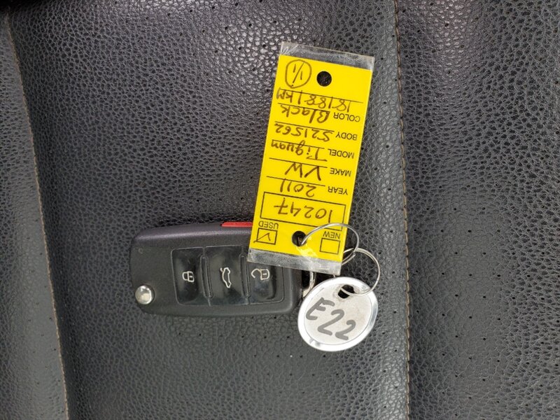 2011 Volkswagen Tiguan S 4Motion - Photo 7 - Calgary, AB T2B 2Y9