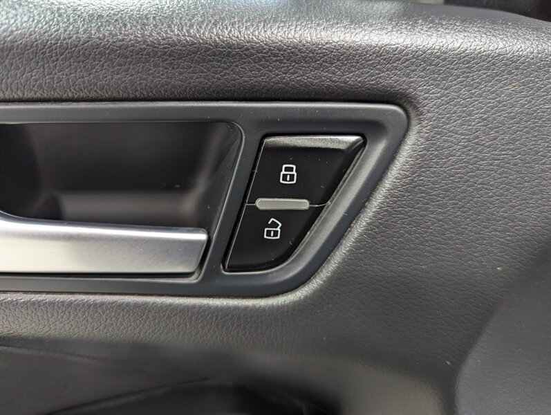 2016 Audi Q5 2.0T quattro Premium Plus - Photo 10 - Calgary, AB T2B 2Y9