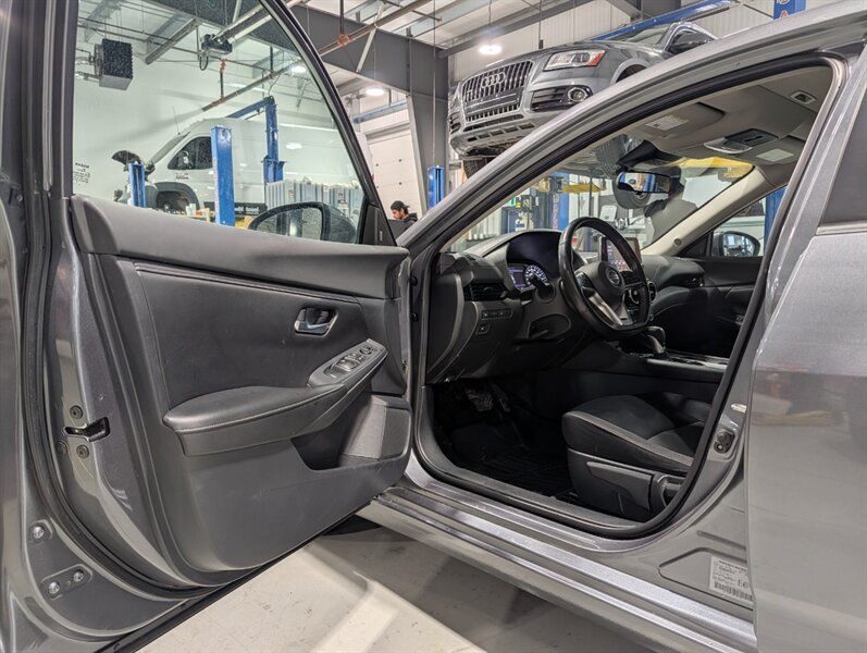 2021 Nissan Sentra SV - Photo 7 - Calgary, AB T2B 2Y9