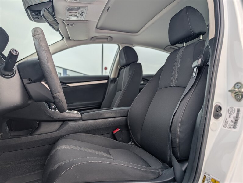 2017 Honda Civic EX w/Honda Sensing - Photo 8 - Calgary, AB T2B 2Y9