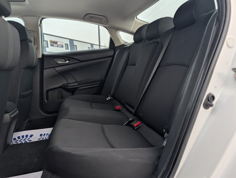 2017 Honda Civic EX w/Honda Sensing - Photo 13 - Calgary, AB T2B 2Y9