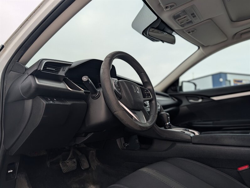 2017 Honda Civic EX w/Honda Sensing - Photo 7 - Calgary, AB T2B 2Y9