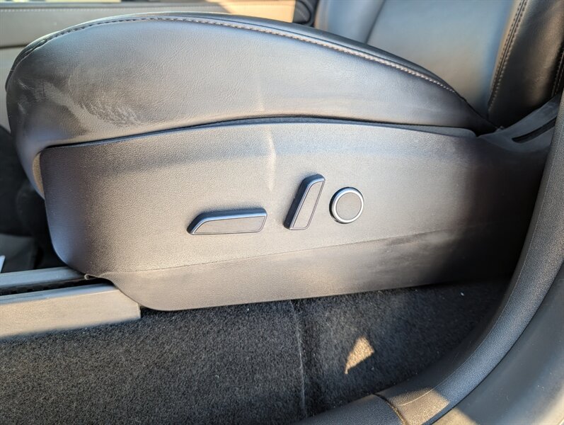 2021 Tesla Model Y Performance - Photo 24 - Calgary, AB T2B 2Y9