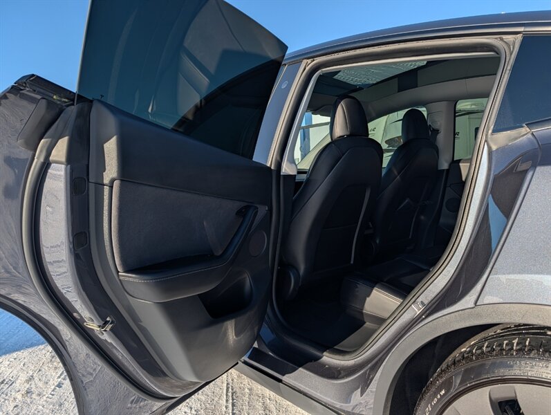 2021 Tesla Model Y Performance - Photo 11 - Calgary, AB T2B 2Y9