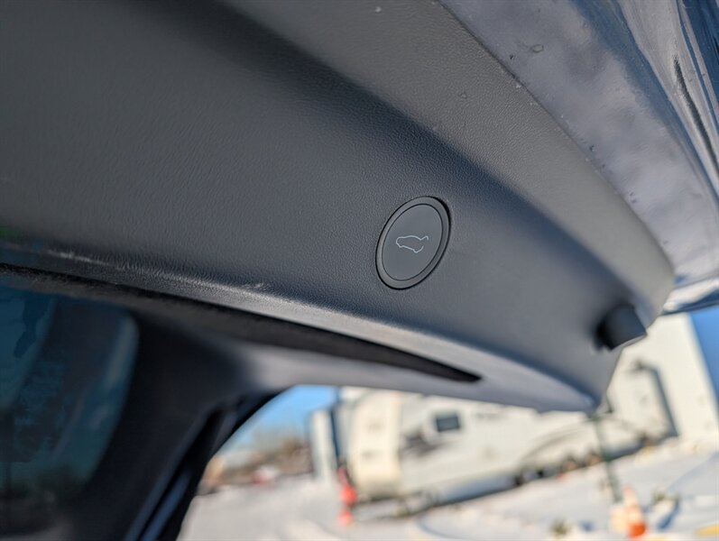 2021 Tesla Model Y Performance - Photo 20 - Calgary, AB T2B 2Y9