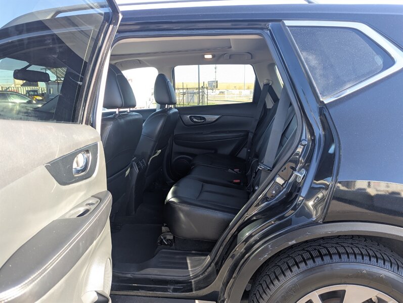2016 Nissan Rogue SL   - Photo 35 - Calgary, AB T2B 2Y9