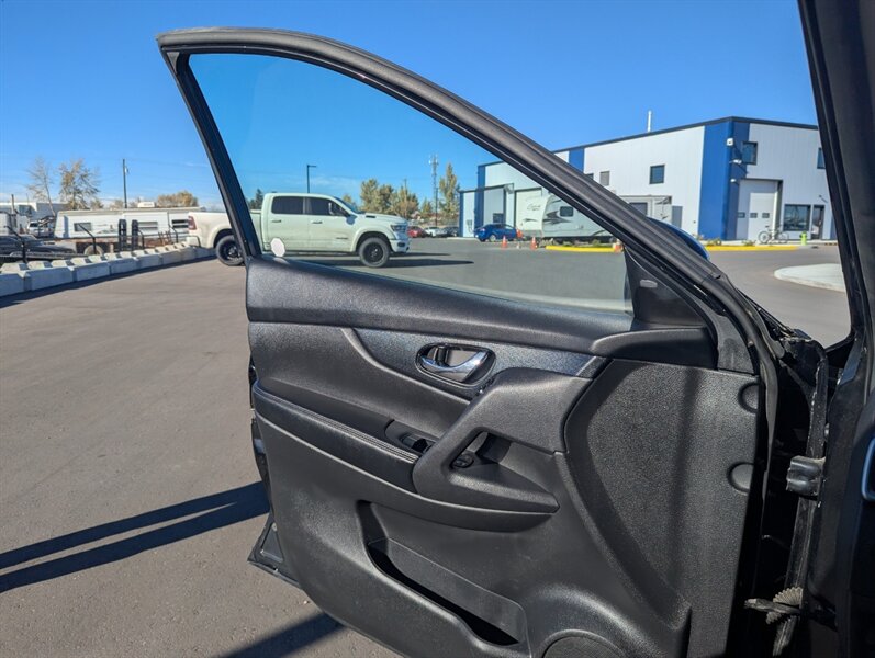 2016 Nissan Rogue SL   - Photo 21 - Calgary, AB T2B 2Y9