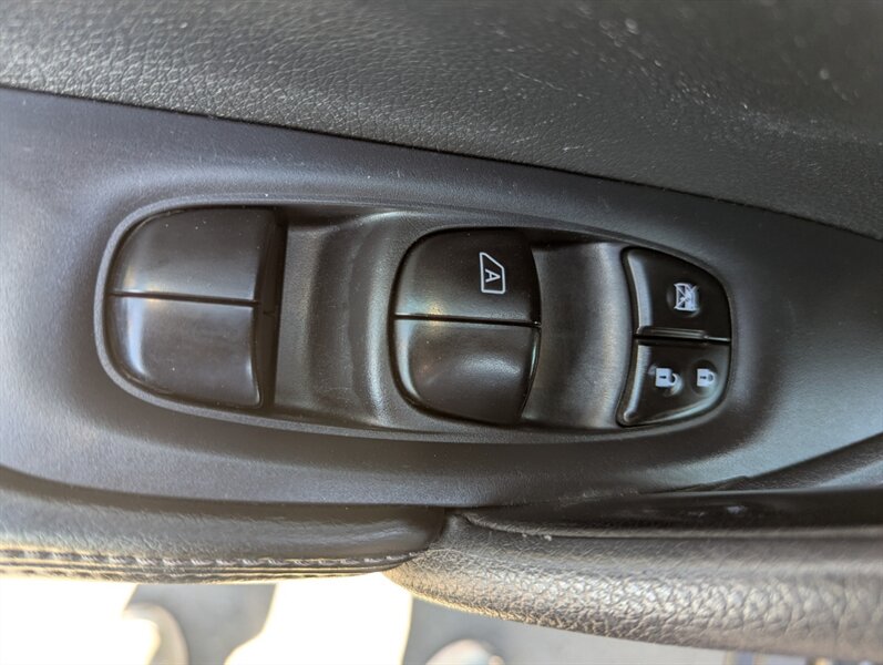 2016 Nissan Rogue SL   - Photo 15 - Calgary, AB T2B 2Y9