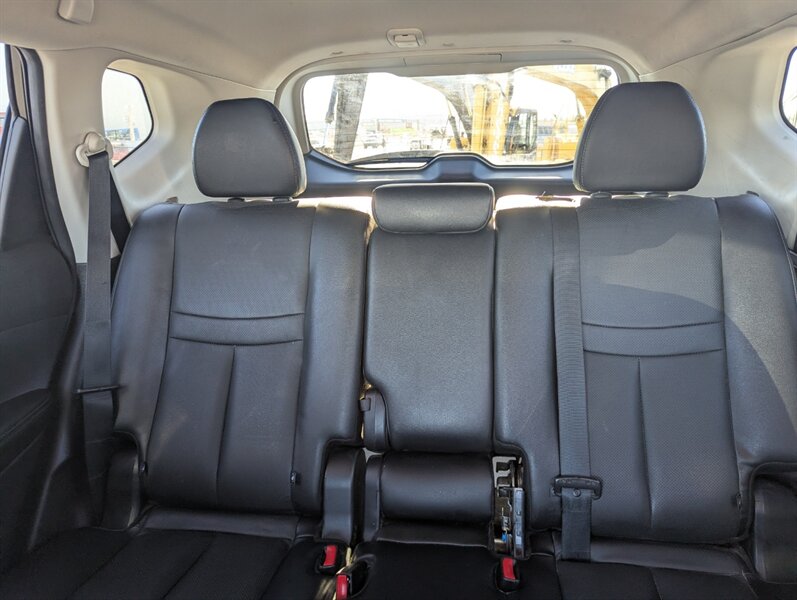 2016 Nissan Rogue SL   - Photo 33 - Calgary, AB T2B 2Y9