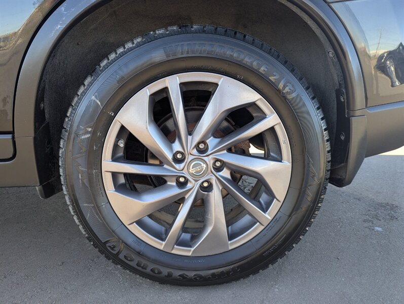 2016 Nissan Rogue SL   - Photo 9 - Calgary, AB T2B 2Y9