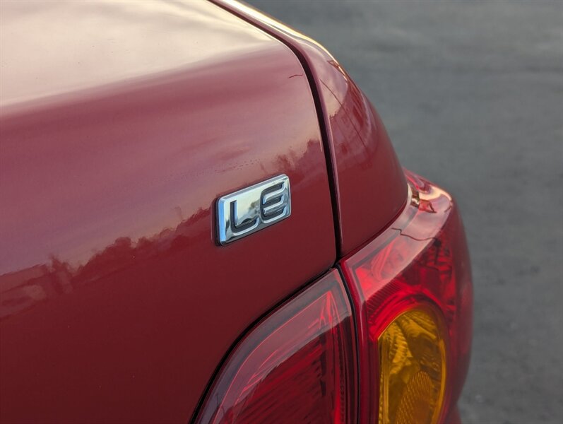 2010 Toyota Corolla LE   - Photo 35 - Calgary, AB T2B 2Y9