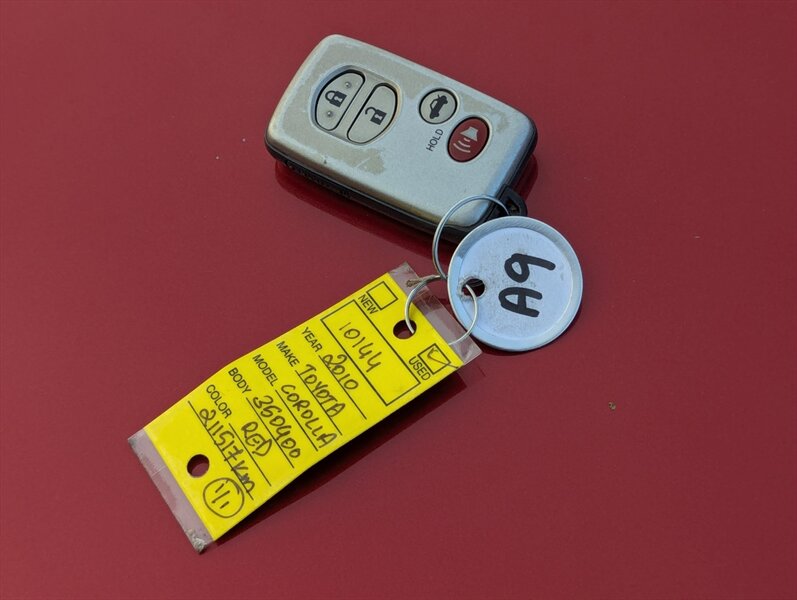 2010 Toyota Corolla LE   - Photo 7 - Calgary, AB T2B 2Y9