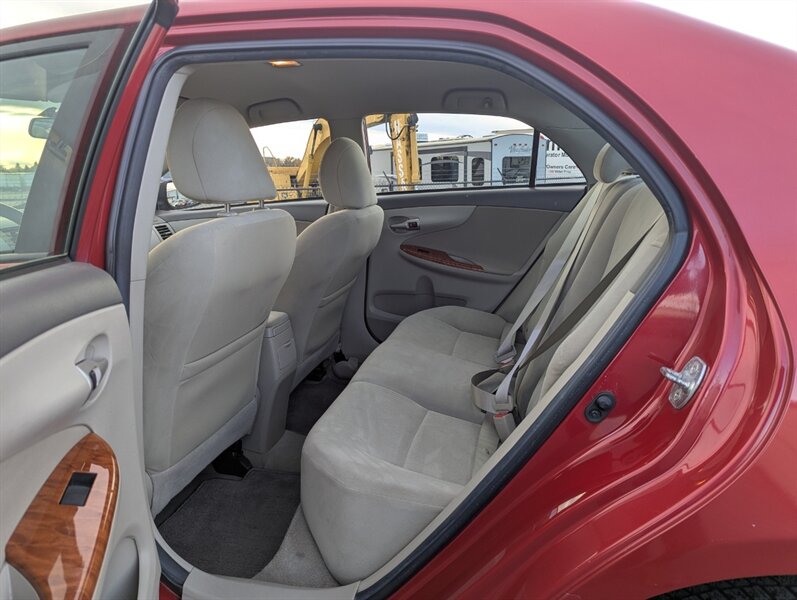 2010 Toyota Corolla LE   - Photo 27 - Calgary, AB T2B 2Y9