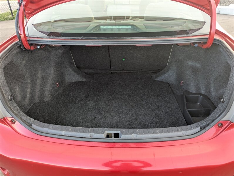 2010 Toyota Corolla LE   - Photo 31 - Calgary, AB T2B 2Y9