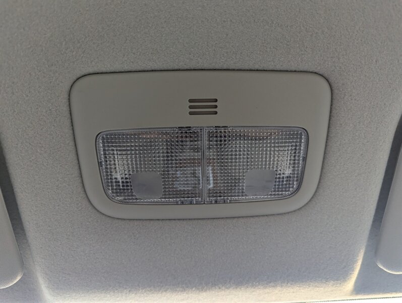 2010 Toyota Corolla LE   - Photo 24 - Calgary, AB T2B 2Y9