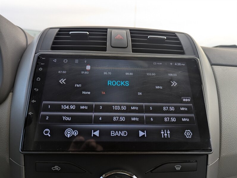 2010 Toyota Corolla LE   - Photo 20 - Calgary, AB T2B 2Y9