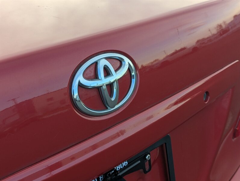 2010 Toyota Corolla LE   - Photo 34 - Calgary, AB T2B 2Y9