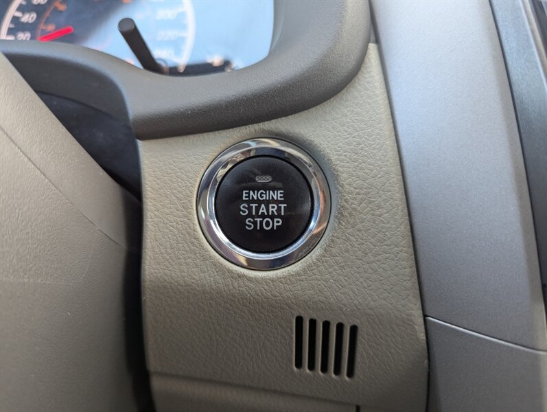 2010 Toyota Corolla LE   - Photo 18 - Calgary, AB T2B 2Y9