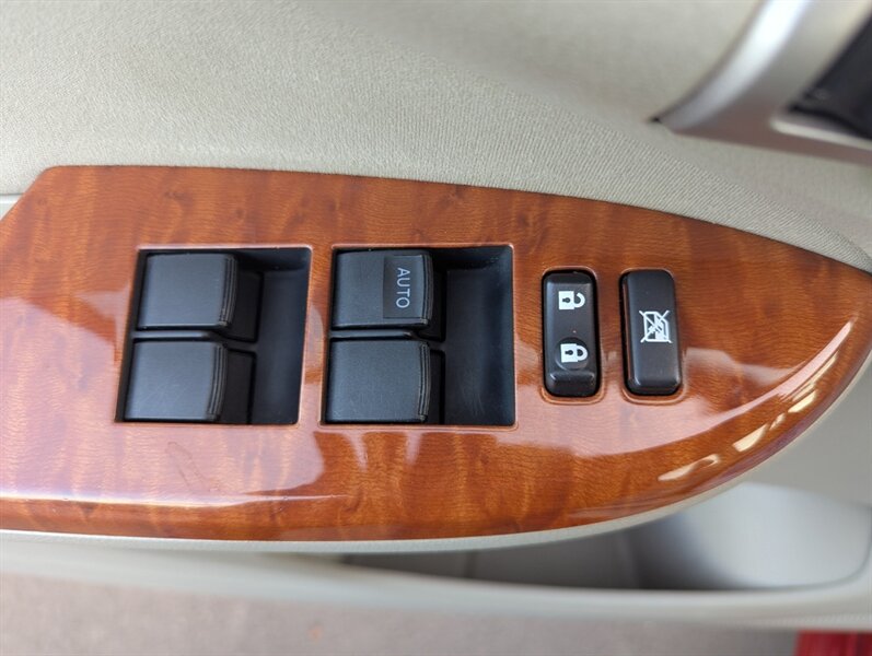 2010 Toyota Corolla LE   - Photo 10 - Calgary, AB T2B 2Y9