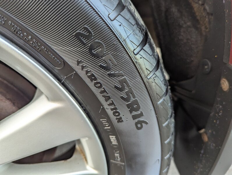 2010 Toyota Corolla LE   - Photo 38 - Calgary, AB T2B 2Y9